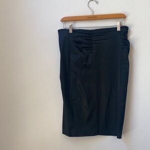 BEBE SOLID BLACK SKIRT SIZE 10